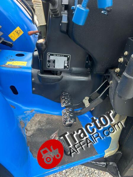 NEW HOLLAND TCE 40 CV TRATTORE USATO 4X4 CARICATORE PALA E FORCHE-PHOTO-2024-05-28-19-06-12 2.jpg